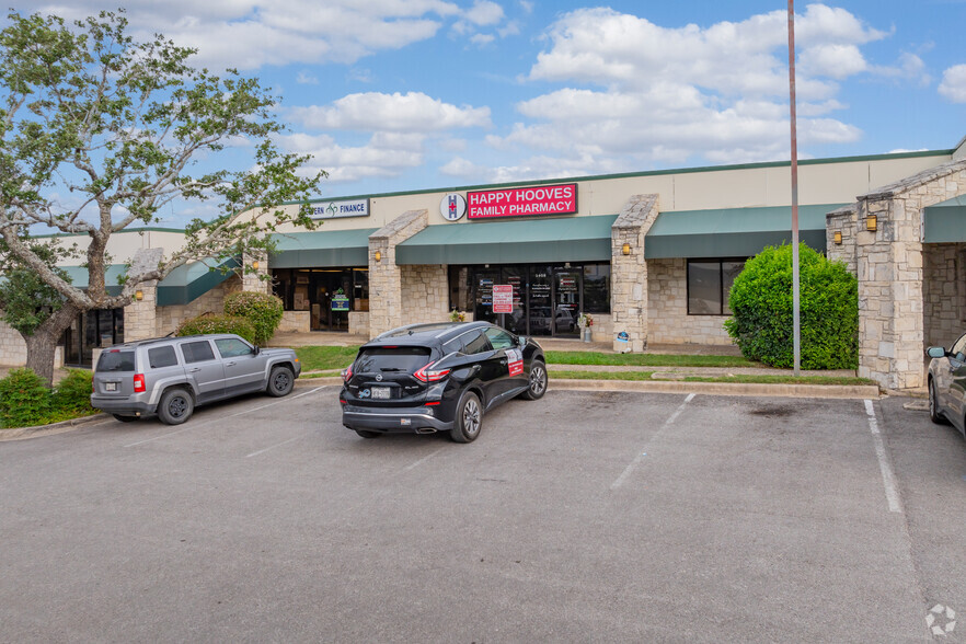 1400-1460 Sidney Baker St, Kerrville, TX for lease - Building Photo - Image 2 of 20