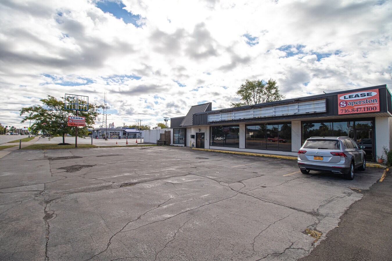 2217 Sheridan Dr, Tonawanda, NY 14223