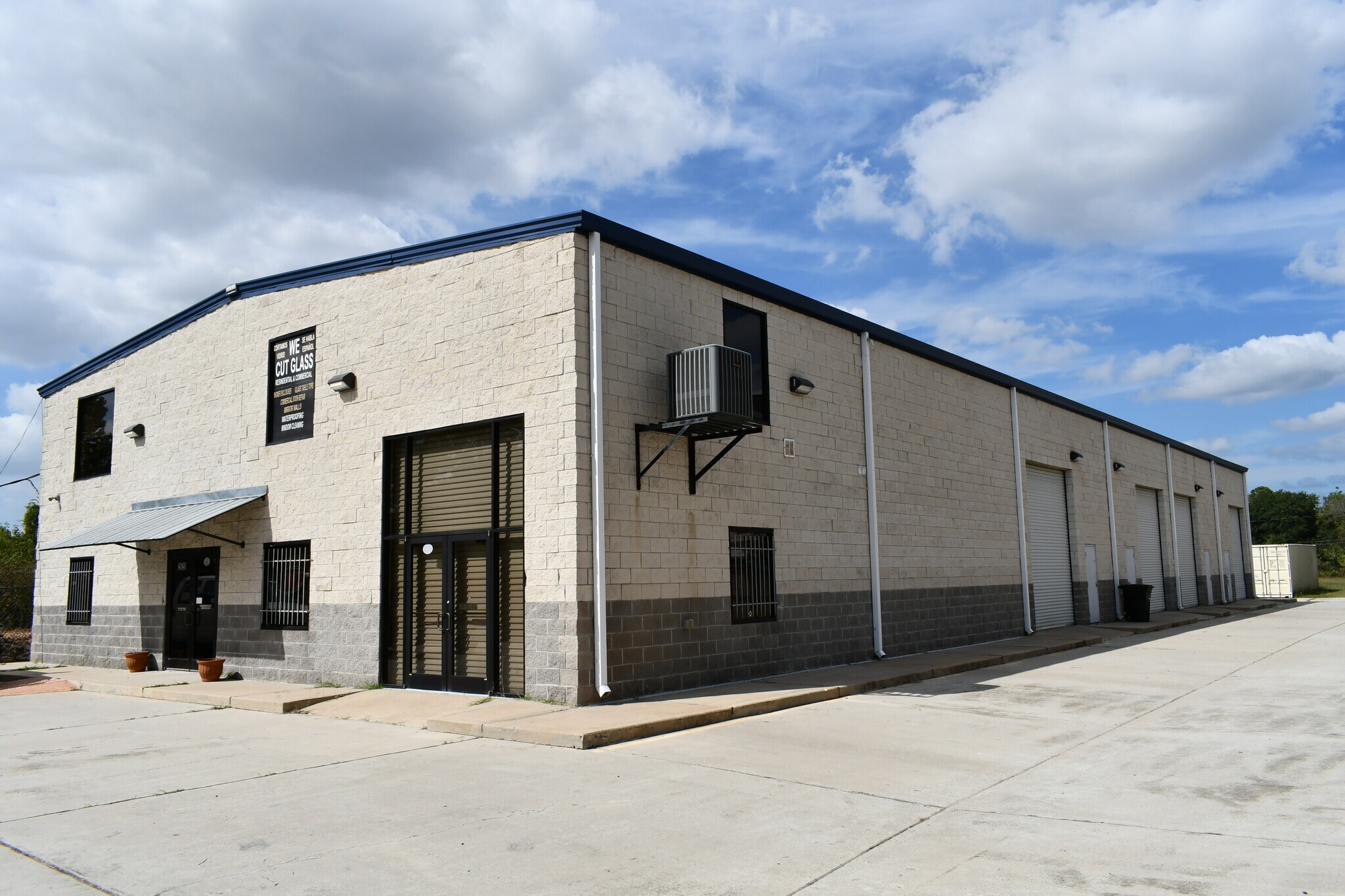 2620 W Tidwell Rd, Houston, TX 77091