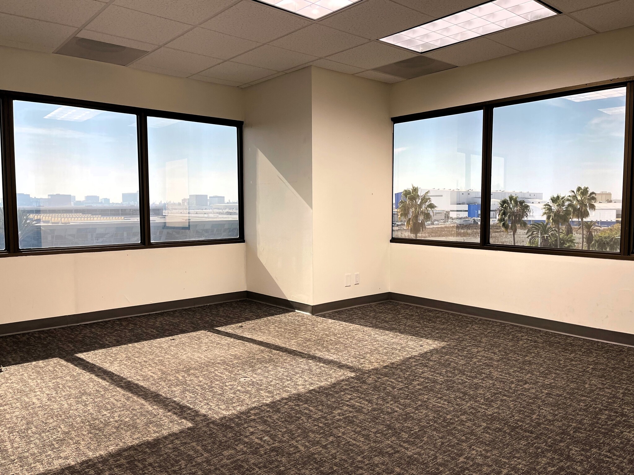 5757 W Century Blvd, Los Angeles, CA for lease Building Photo- Image 1 of 10