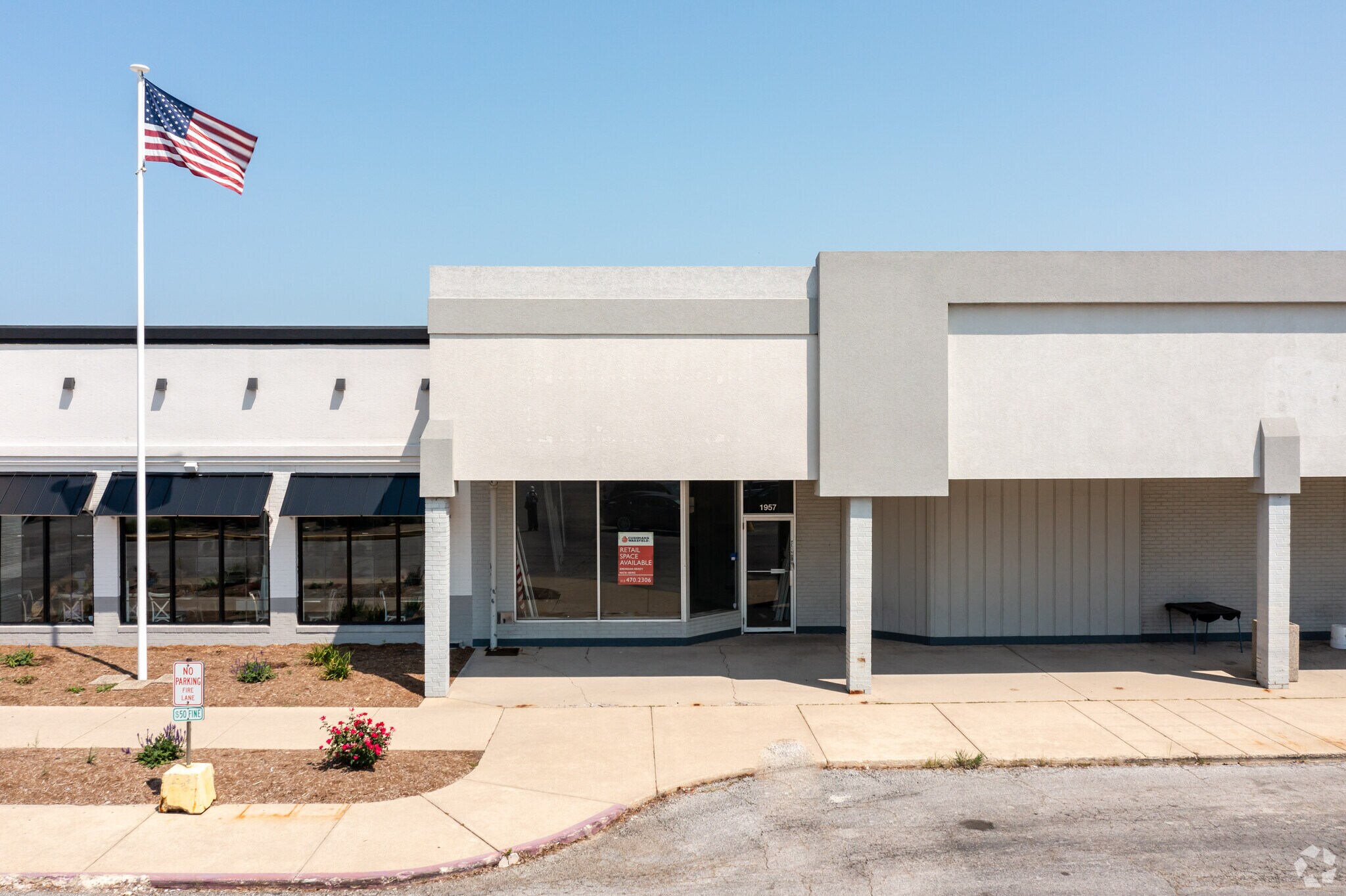 19011961 W Galena Blvd, Aurora, IL 60506 West Aurora Plaza