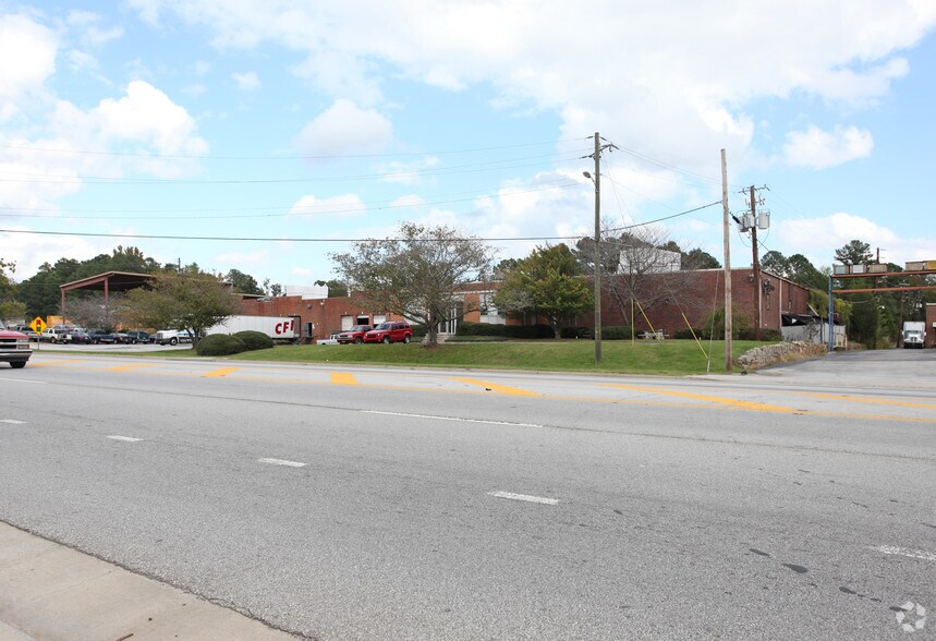 2738 Lithonia Industrial Blvd, Lithonia, GA for sale - Primary Photo - Image 1 of 5