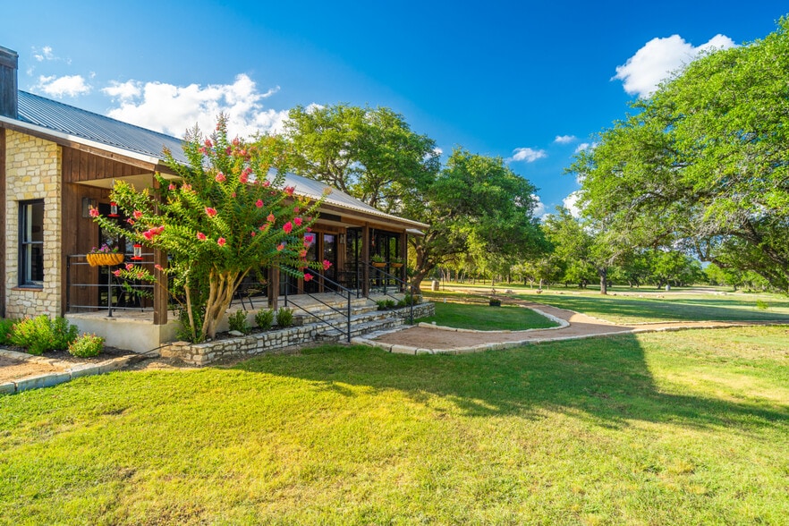 683 Ranch Road 1320, Johnson City, TX for sale - Building Photo - Image 3 of 40