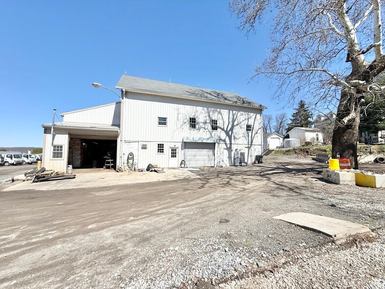 129 S Ship Rd, Exton, PA for lease - Building Photo - Image 2 of 10