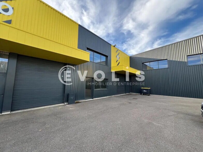 Flex in Frans for lease - Building Photo - Image 1 of 6