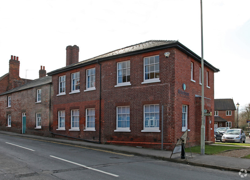 57-59 High St, Reading for sale - Building Photo - Image 2 of 3