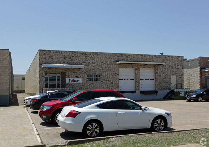 3328 Towerwood Dr, Farmers Branch, TX for lease - Primary Photo - Image 1 of 2