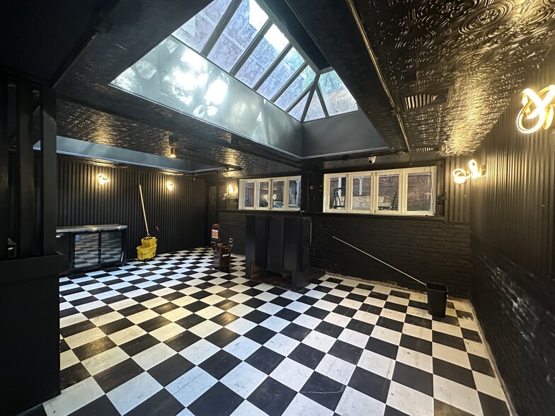 232 W 14th St, New York, NY for lease - Building Photo - Image 2 of 4