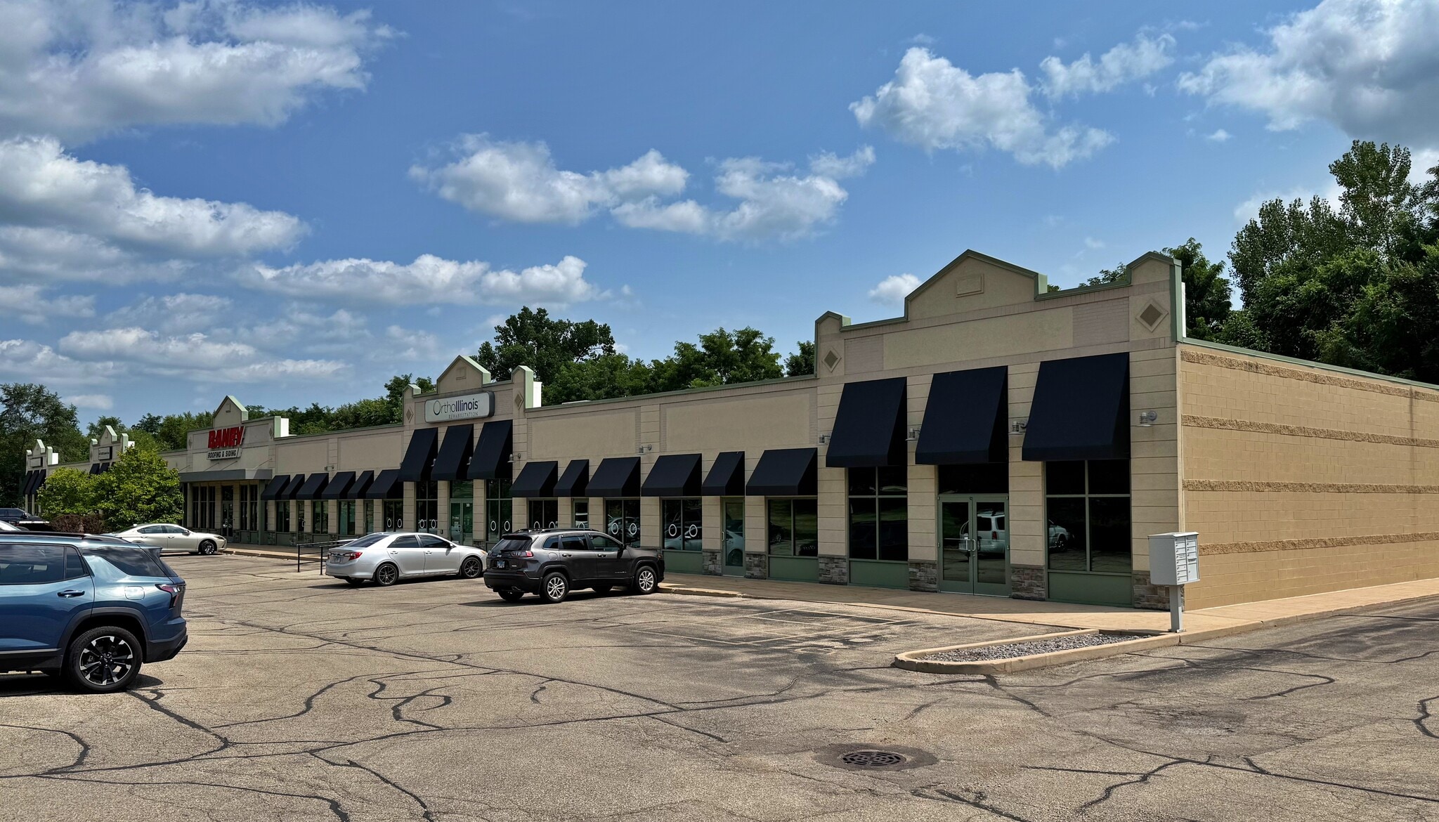 330 E Main St, Rockton, IL for lease Building Photo- Image 1 of 13