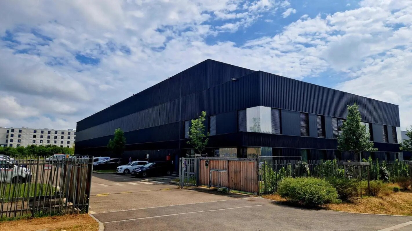 Office in Genas for lease Building Photo- Image 1 of 15