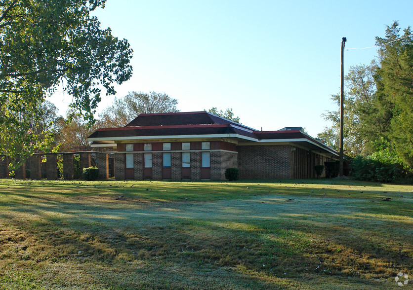 1300 E South Blvd, Montgomery, AL for sale - Building Photo - Image 2 of 2