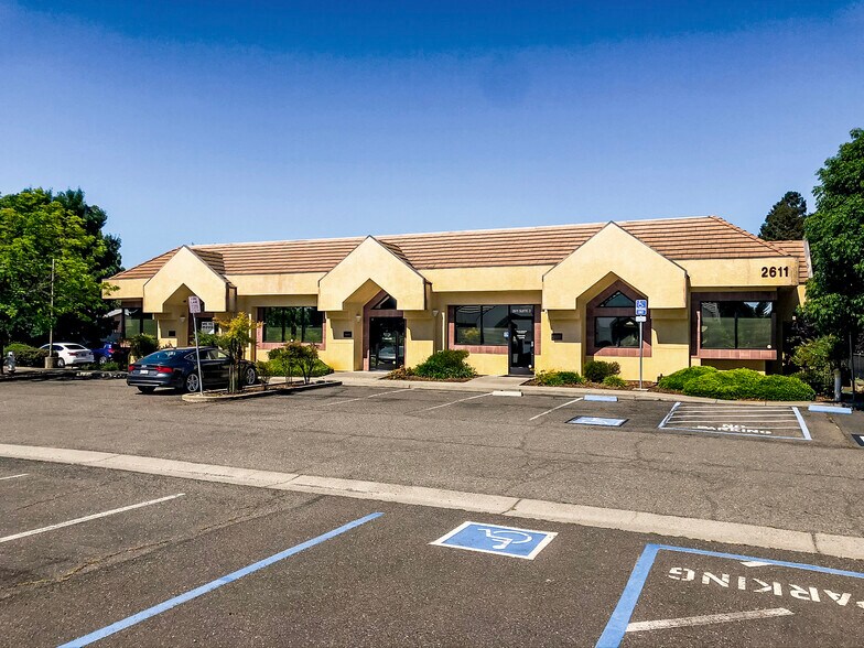 2611 Nut Tree Rd, Vacaville, CA 95687