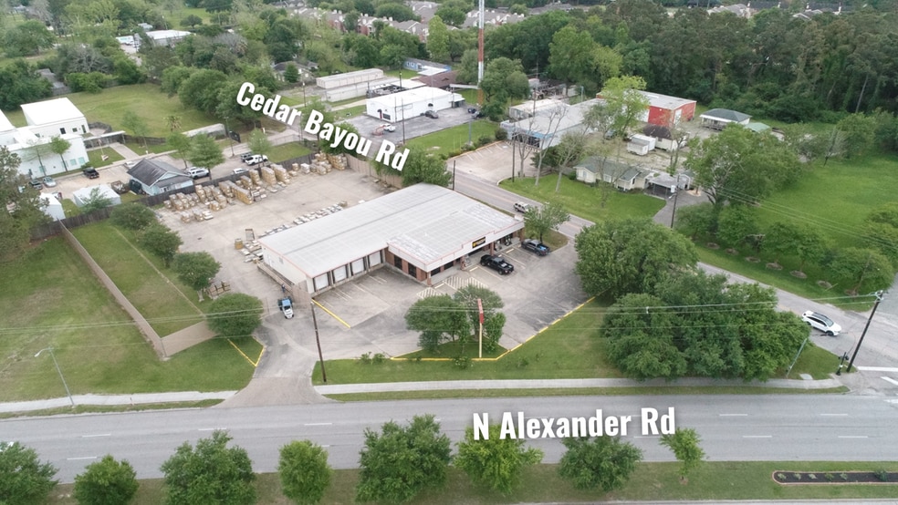 2800 N Alexander Dr, Baytown, TX for sale - Building Photo - Image 1 of 5