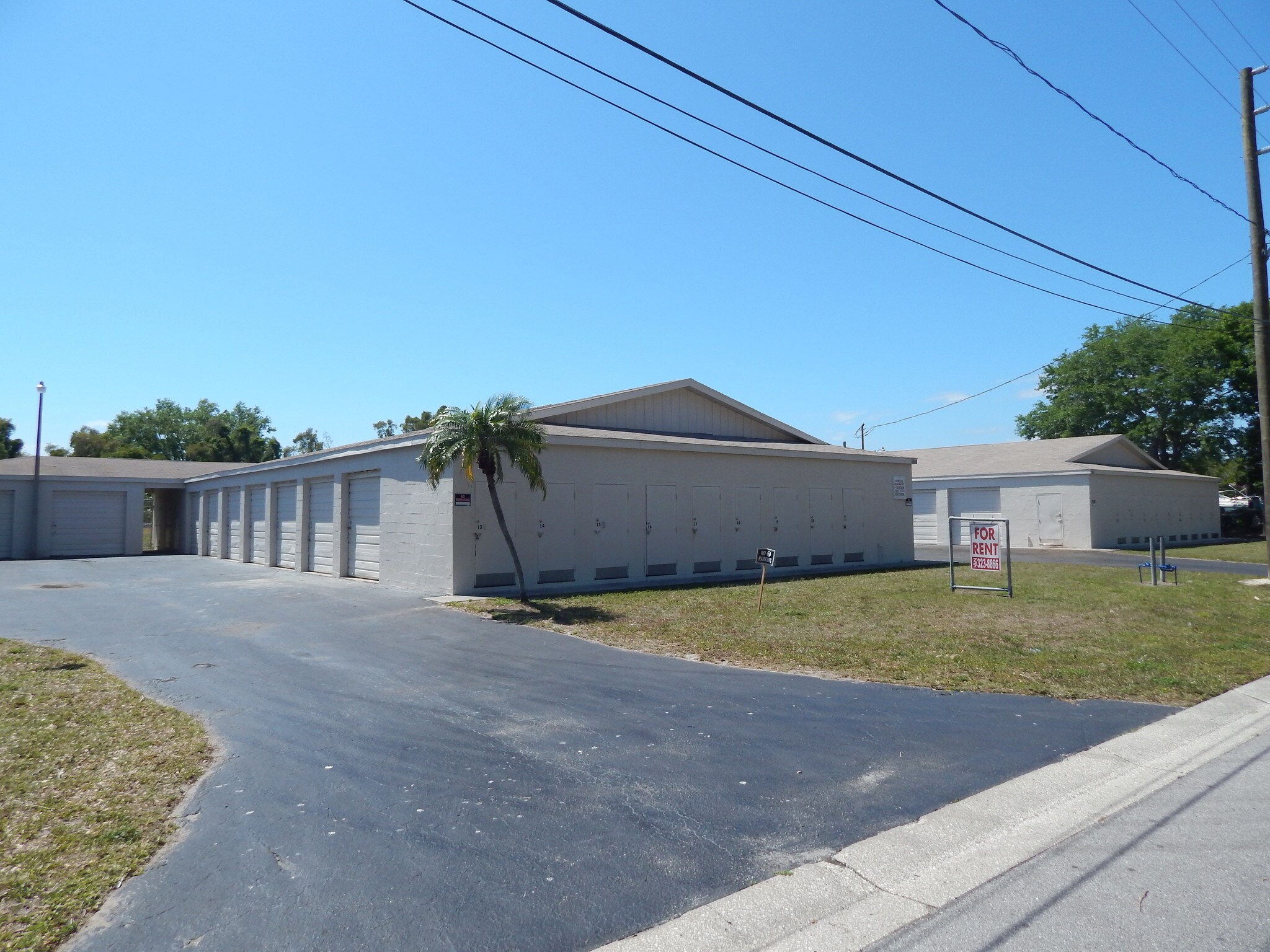 St Petersburg Self Storage Dandk Organizer