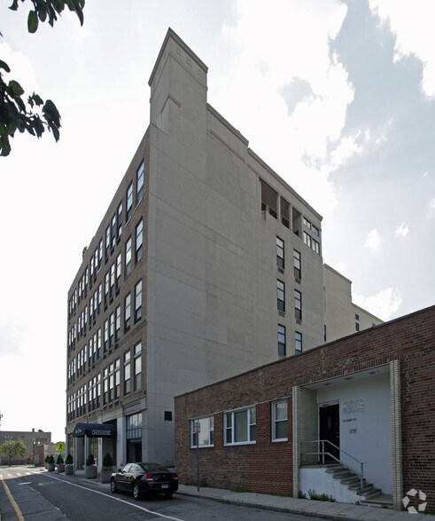 554 Main St, New Rochelle, NY for lease - Building Photo - Image 2 of 9