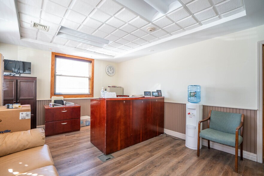 99 Lafayette Ave, White Plains, NY for lease - Interior Photo - Image 3 of 62