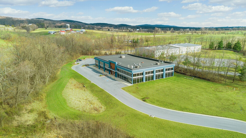 4102 Harvard Pl, Frederick, MD for lease - Building Photo - Image 2 of 3