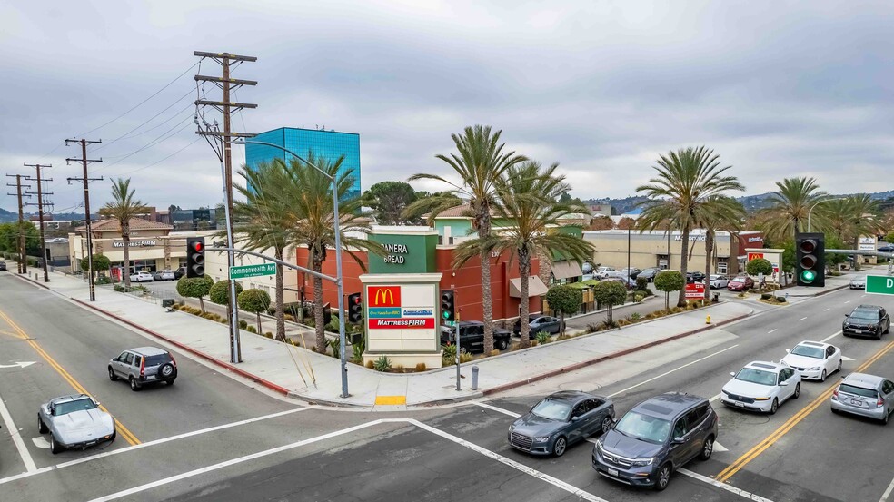 W Commonwealth Ave, Alhambra, CA for lease - Building Photo - Image 1 of 5