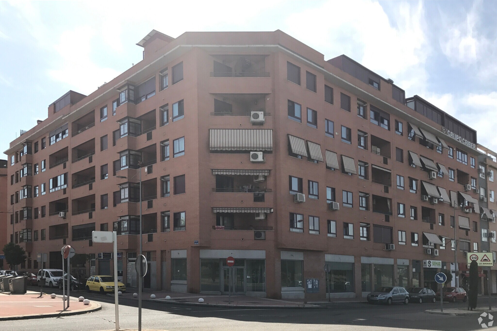 Calle Fuente Nueva, 7, Parla, Madrid for sale Primary Photo- Image 1 of 1