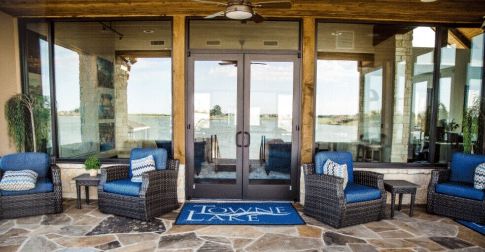 10855 Towne Lake Pky, Cypress, TX for lease - Building Photo - Image 2 of 6