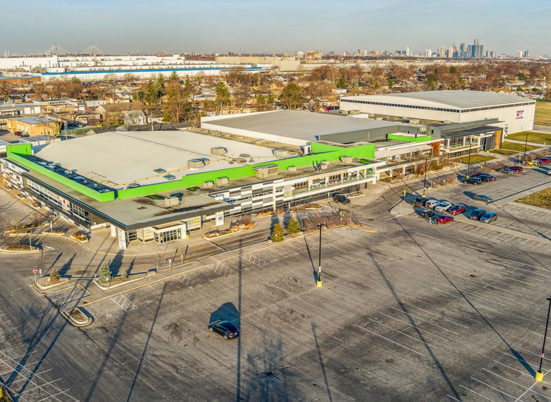 3400 Grand Marais Rd E, Windsor, ON for sale - Primary Photo - Image 1 of 48