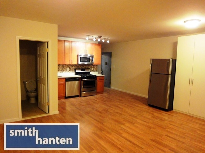 212-216 Hoyt St, Brooklyn, NY for sale - Primary Photo - Image 1 of 1