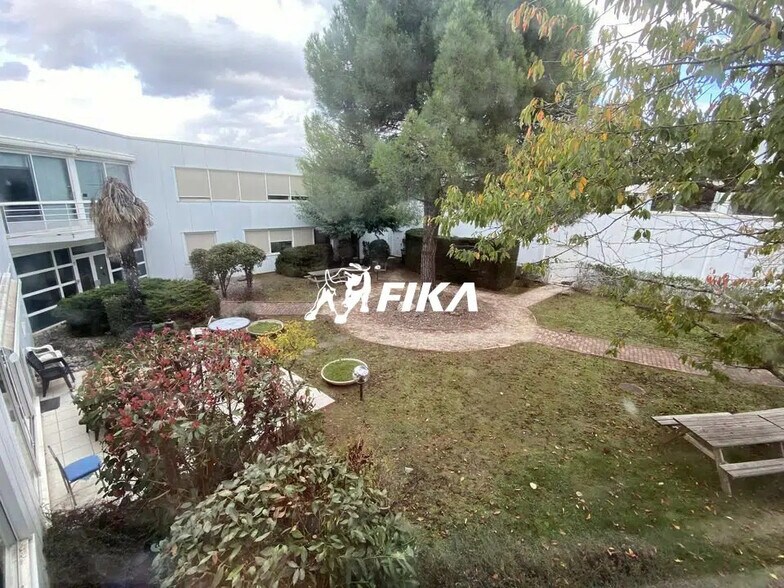 Office in Toulouse for lease - Building Photo - Image 3 of 6