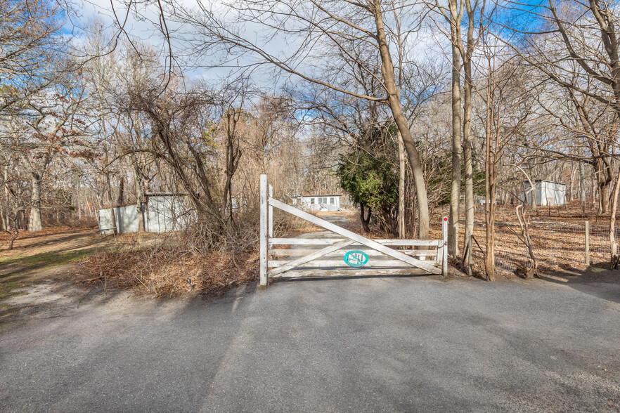 240 Montauk Hwy, East Hampton, NY for sale - Building Photo - Image 3 of 6