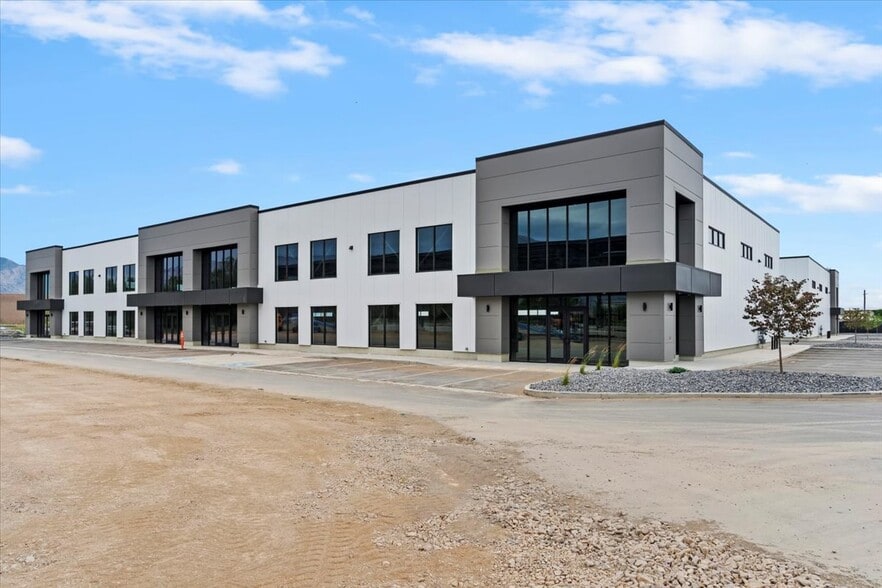1166 N 2000 W, Farr West, UT for lease - Building Photo - Image 1 of 28