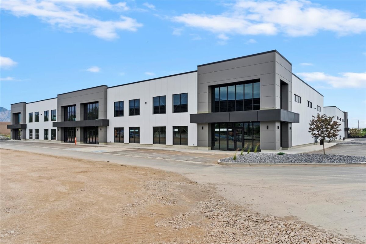 1166 N 2000 W, Farr West, UT for lease Building Photo- Image 1 of 29