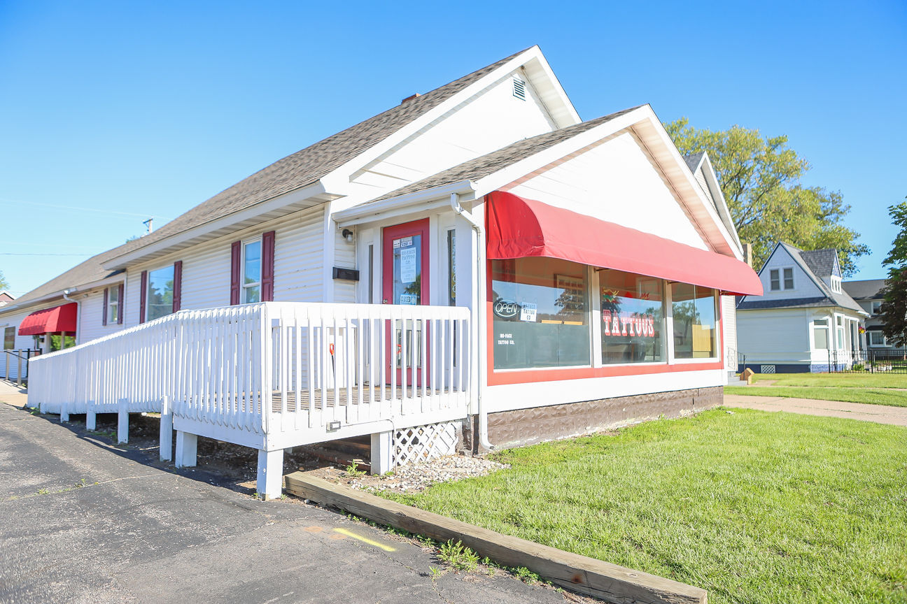 1110 Carpenter Ave, Iron Mountain, MI for sale Primary Photo- Image 1 of 1