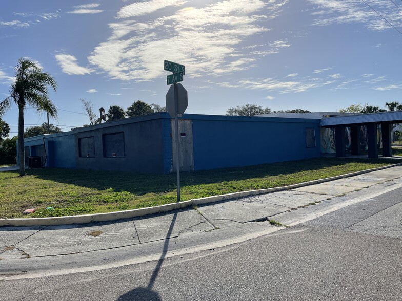 1940 7th Ave S, Saint Petersburg, FL for lease - Building Photo - Image 2 of 38