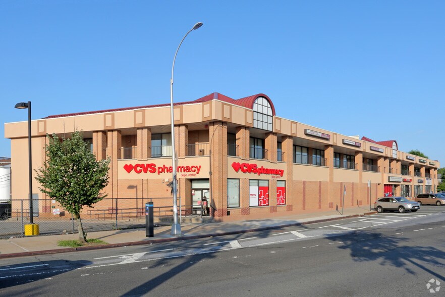 3530 Francis Lewis Blvd, Flushing, NY 11358 3526 Francis Lewis Blvd