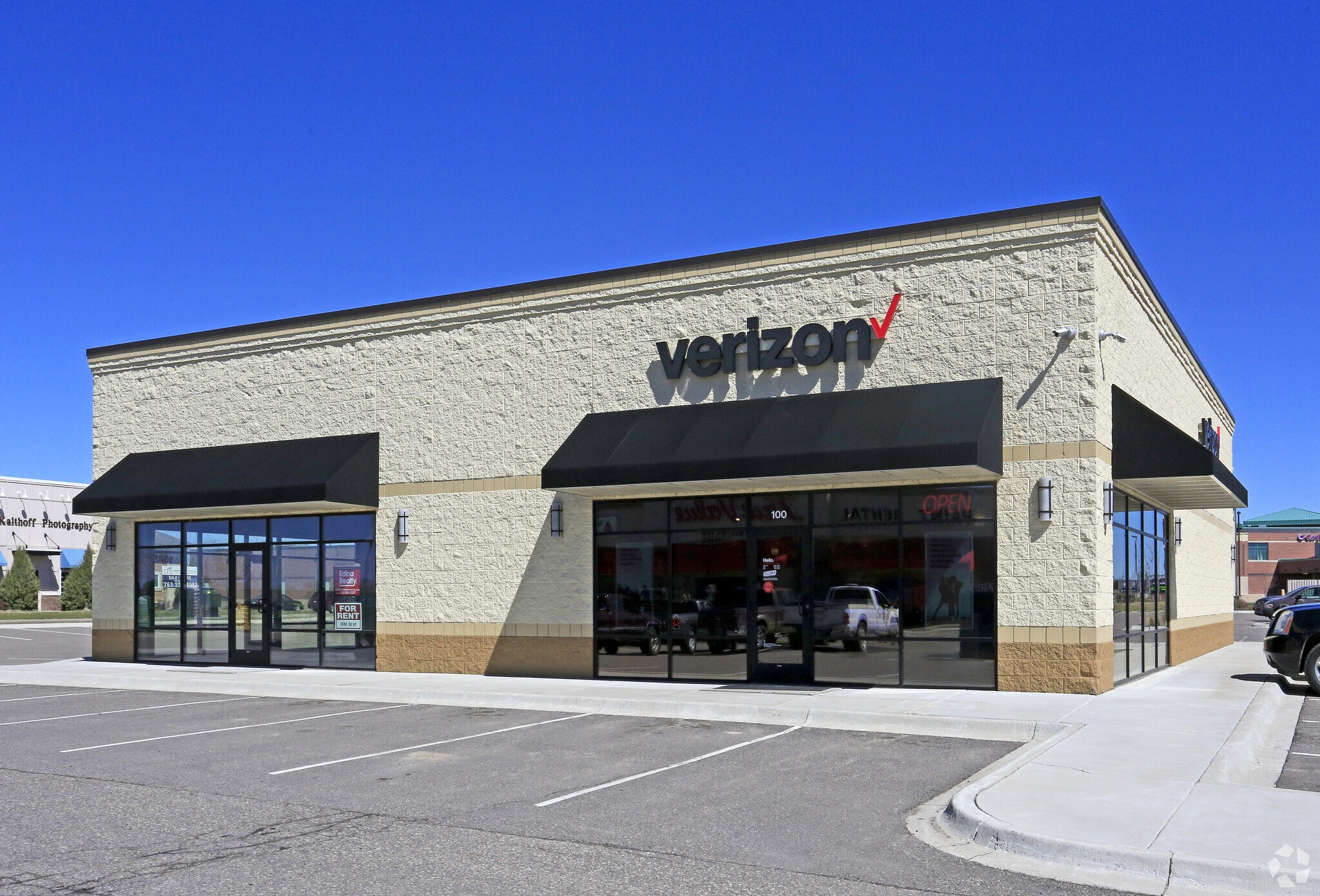 1045 Crossing Dr, Delano, MN for sale Building Photo- Image 1 of 1