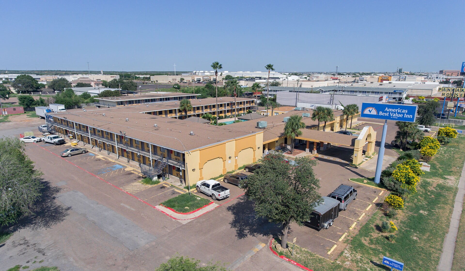 5240 San Bernardo Ave, Laredo, TX for sale Building Photo- Image 1 of 1
