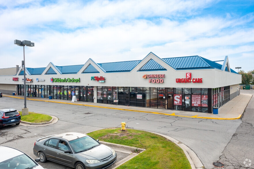 20561-20913 Gibraltar Rd, Brownstown, MI for lease - Building Photo - Image 2 of 7