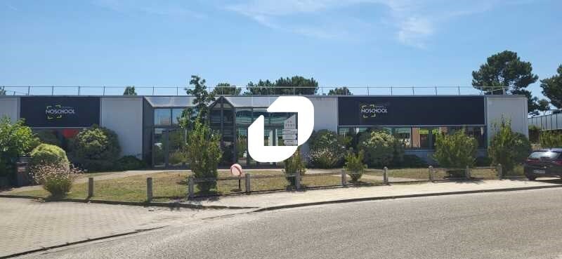 Office in Mérignac for lease Building Photo- Image 1 of 18