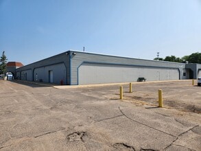 201 Lyndale Ave S, Faribault, MN for lease Interior Photo- Image 2 of 4