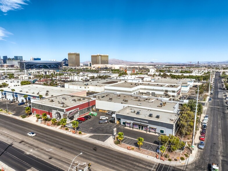 5860-5880 S Valley View Blvd, Las Vegas, NV for sale - Building Photo - Image 3 of 13