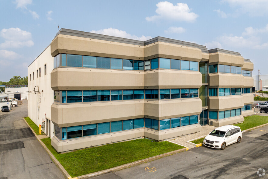 2285 Av Francis-Hughes, Laval, QC for lease - Building Photo - Image 1 of 11