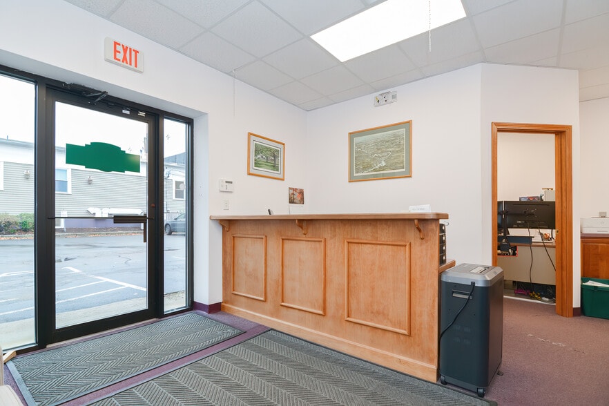 19 Exchange St, Holliston, MA for lease - Building Photo - Image 2 of 14