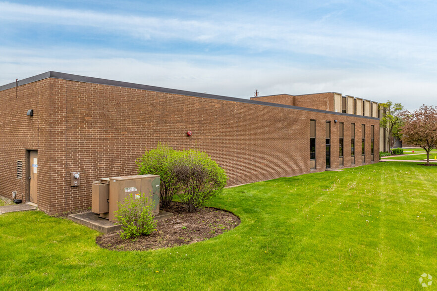 1945 Ohio St, Lisle, IL for sale - Building Photo - Image 3 of 9