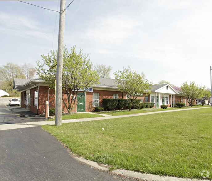 3302-3314 Crooks Rd, Royal Oak, MI for lease - Primary Photo - Image 1 of 2