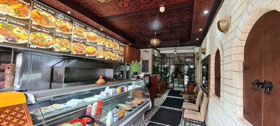 42 High Street Colliers Wood, London for lease - Interior Photo - Image 3 of 4