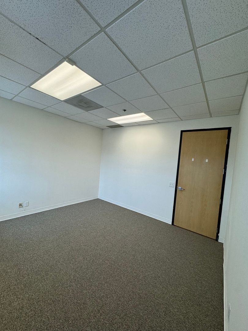 1611 S Catalina Ave, Redondo Beach, CA for lease Interior Photo- Image 1 of 6