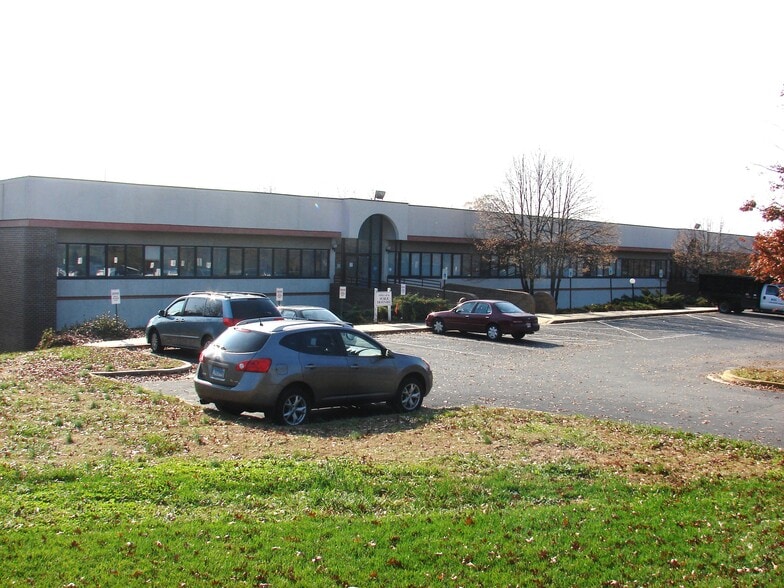 101 Catalpa Dr, La Plata, MD for lease - Building Photo - Image 1 of 4