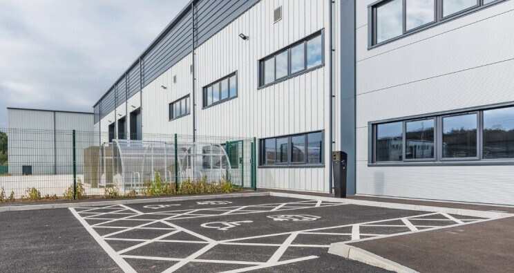 30-35 Magna Rd, Bournemouth for lease - Building Photo - Image 3 of 7