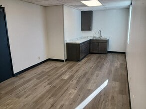 1703-1729 E 28th St, Signal Hill, CA for lease Interior Photo- Image 2 of 6