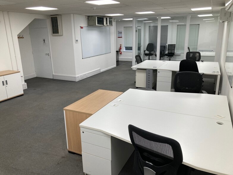 St. James Rd, Brackley for lease - Building Photo - Image 3 of 18