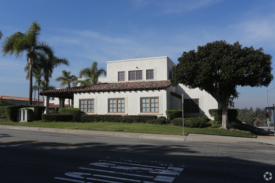 20251 Acacia St, Newport Beach, CA for lease - Building Photo - Image 3 of 4